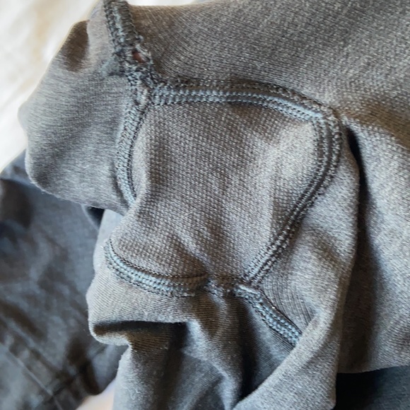 2 Lululemon Capri leggings. - Picture 6 of 6